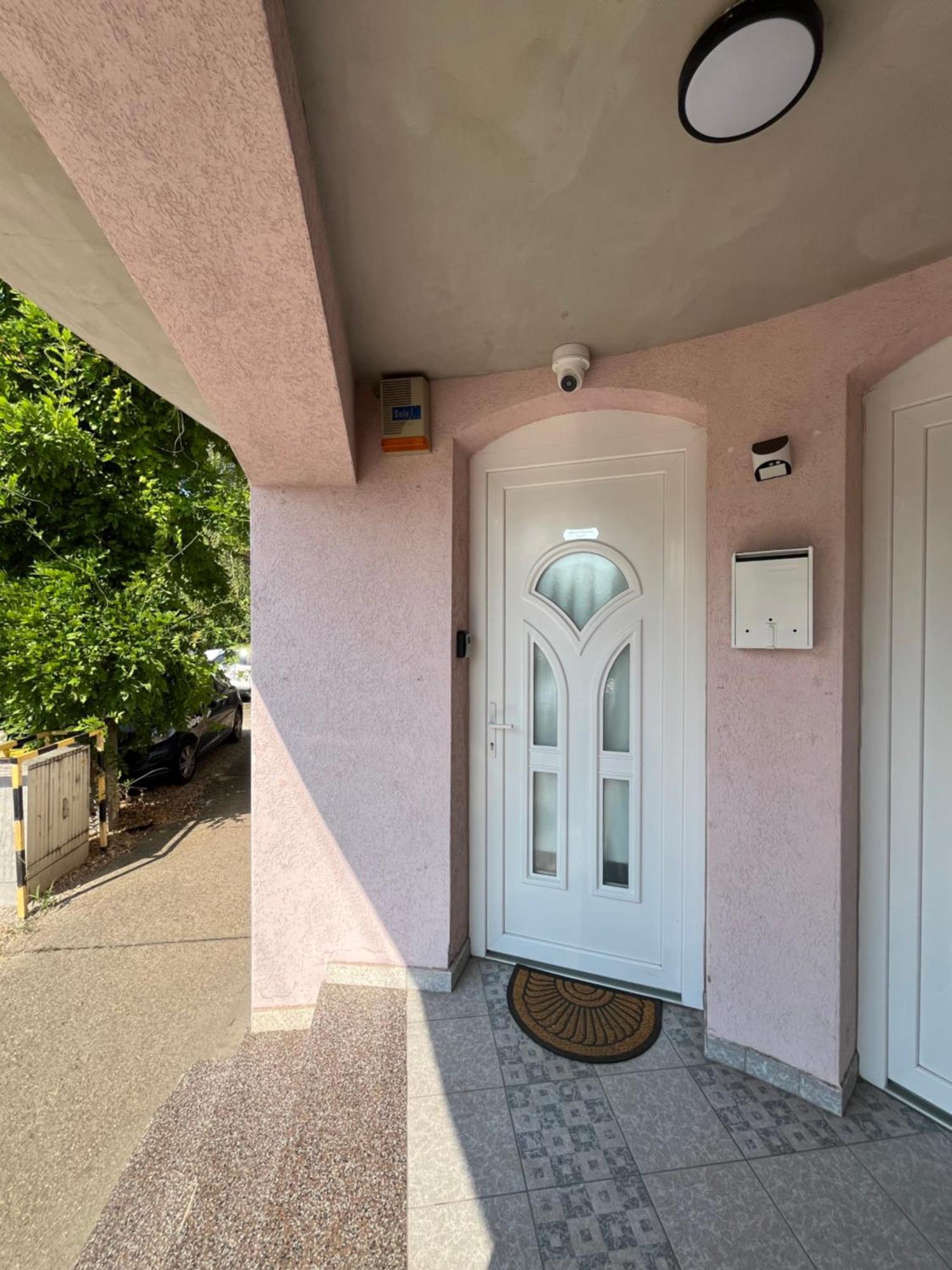 Jobarat Szallashely Seghedin Exterior foto